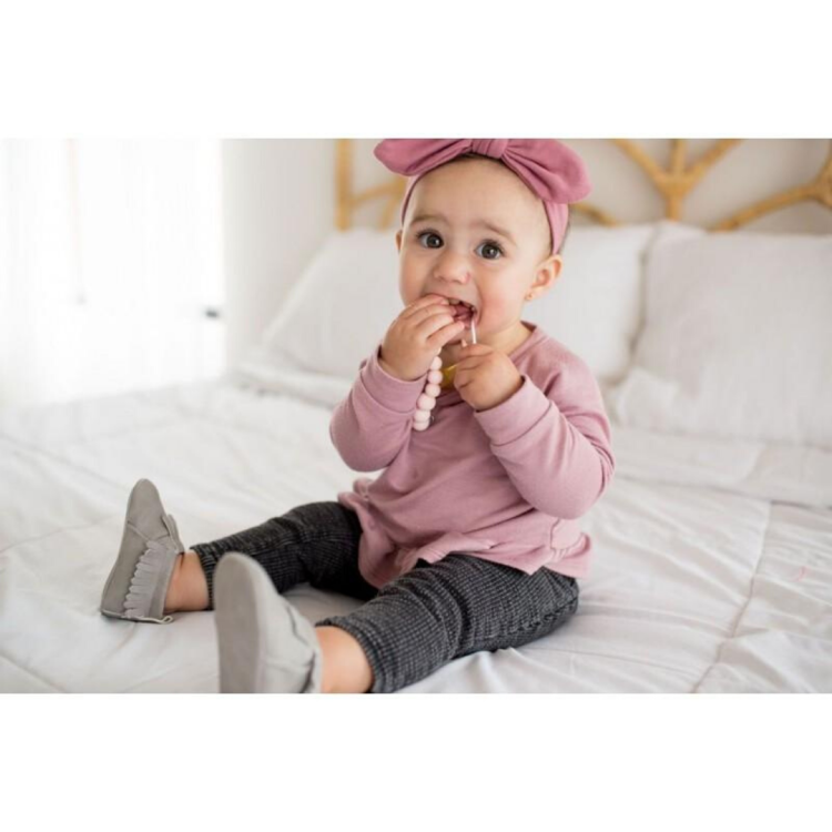 Loulou Lollipop Zawieszka silikonowo – drewniana Dusty rose (3).png